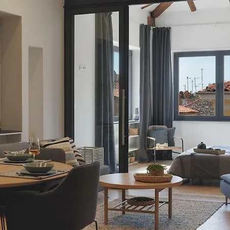 Luxury Jana With Private Parking Apartment *