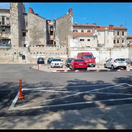 Luxury Jana With Private Parking *